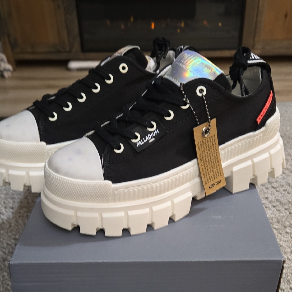 Palladium Women's Black and White Chunky Sneakers